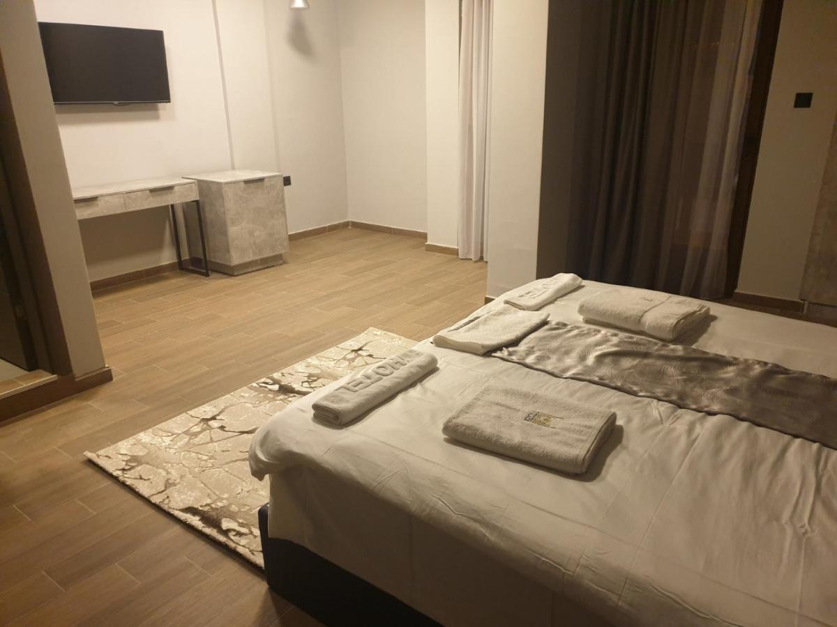 International Palace Veles Bagian luar foto