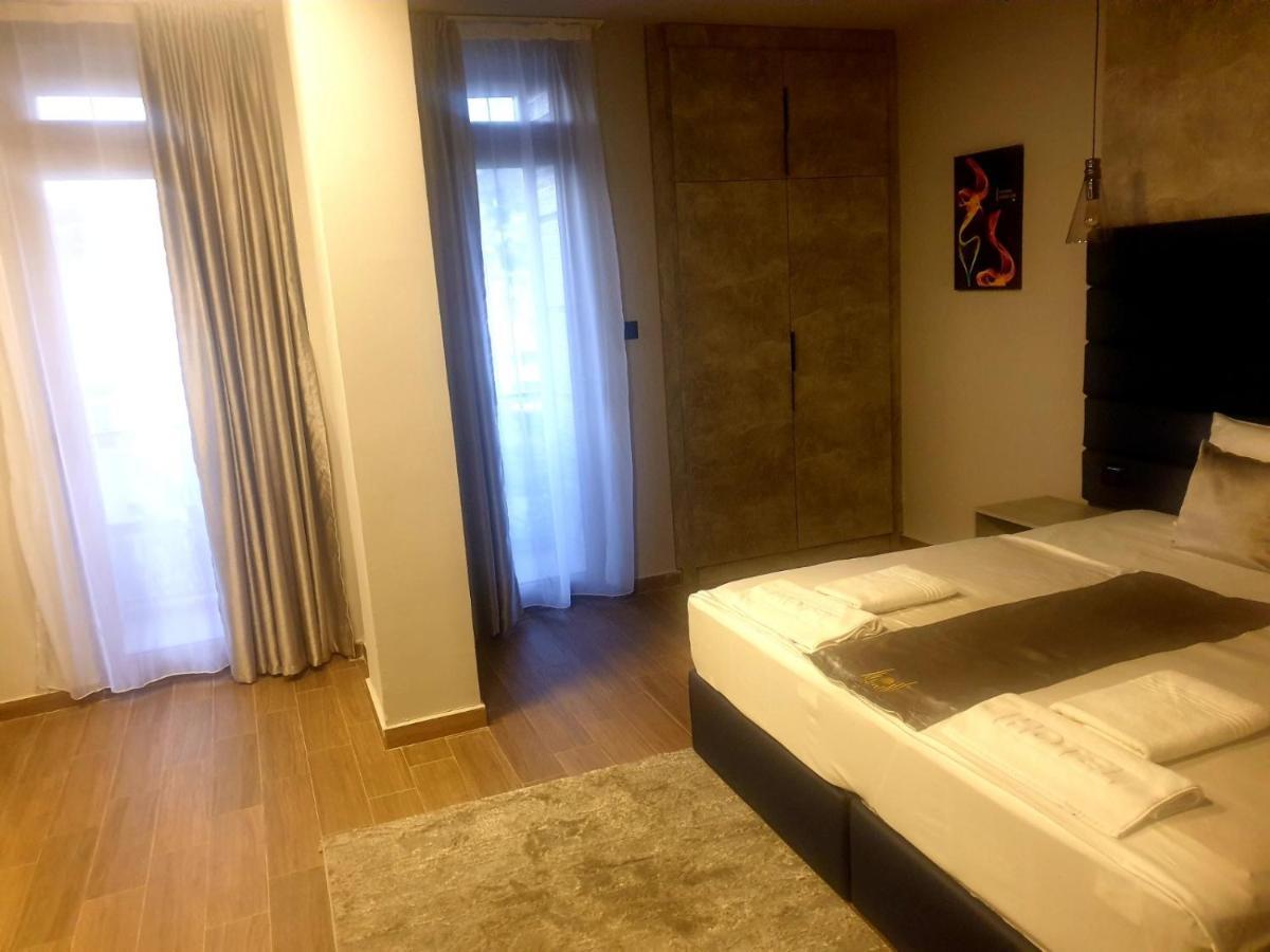 International Palace Veles Bagian luar foto