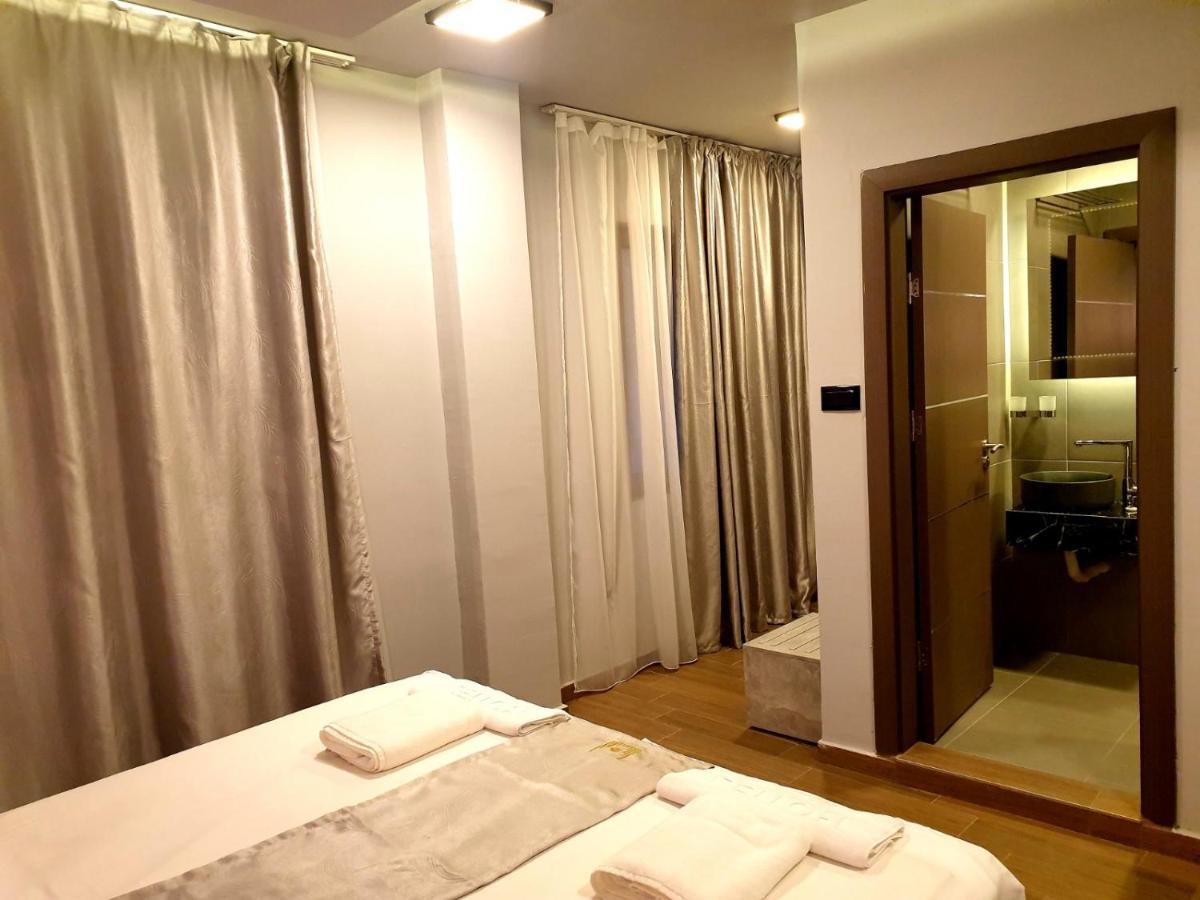 International Palace Veles Bagian luar foto